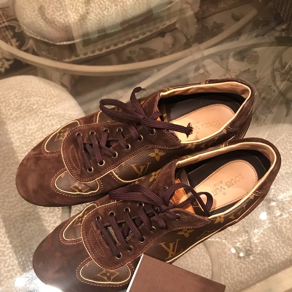 Louis Vuitton Euro 8, fits 9/10 American size - Picture 3 of 6